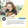 Bild einer verifizierten und positiven Bewertung des Irish Pure Huhn Adult NF. Im Hintergrund kuschelt Frau glücklich und zufrieden mit Ihrem Hund im Stehen.