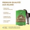 Verschiedene Vorteile vom Senior NF werden präsentiert. Rechts schnuppert ein Hund an einer Senior NF Dose. Links werden Vorteile aufgeführt: es fördert die gesunde Mundflora, dichteres & glänzendes Fell, unterstützt die Darmgesundheit und stärkt die Gelenke & Knochen. Unten sieht man ein "Made in Irland" Logo und den Hinweis, dass alle Irish Pure Produkte in Irland nach dem Global Food Standard produziert werden.