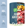 Die Inhaltsstoffe von Jump Around von Irish Pure werden präsentiert. Auf der linken Seite sind Angaben zum Fleischanteil, Gemüse- und Algenanteil und der Getreidefreiheit aufgelistet. Rechts mittig befindet sich die Dose, die zur Hälfte aus Bildern der enthaltenen Zutaten besteht. Man sieht frische Fischstücke, Kartoffeln und Beeren.