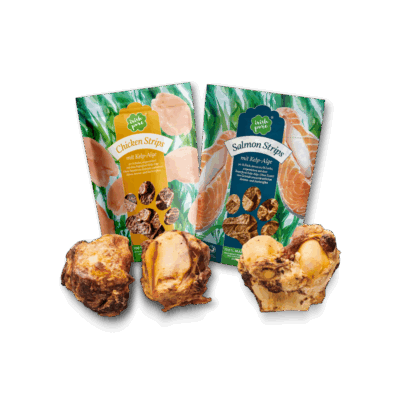 Es werden vier Snacks aus dem Irish Pure Sortiment dargestellt. Ein Beutel Chicken Strips, ein Beutel Salmon Strips, Kniescheiben und ein Roasted Half Knuckle vom Rind.